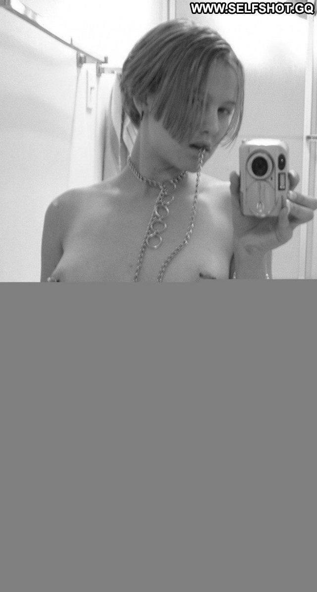 Hildegard Babe Amateur Self Shot Black Beautiful Girlfriend Cute